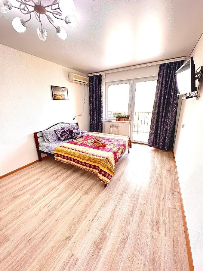 Medinahotelkz, # 70, Вид На Горы, До Арбата 15 Мин Пешком, Halal الماتي المظهر الخارجي الصورة